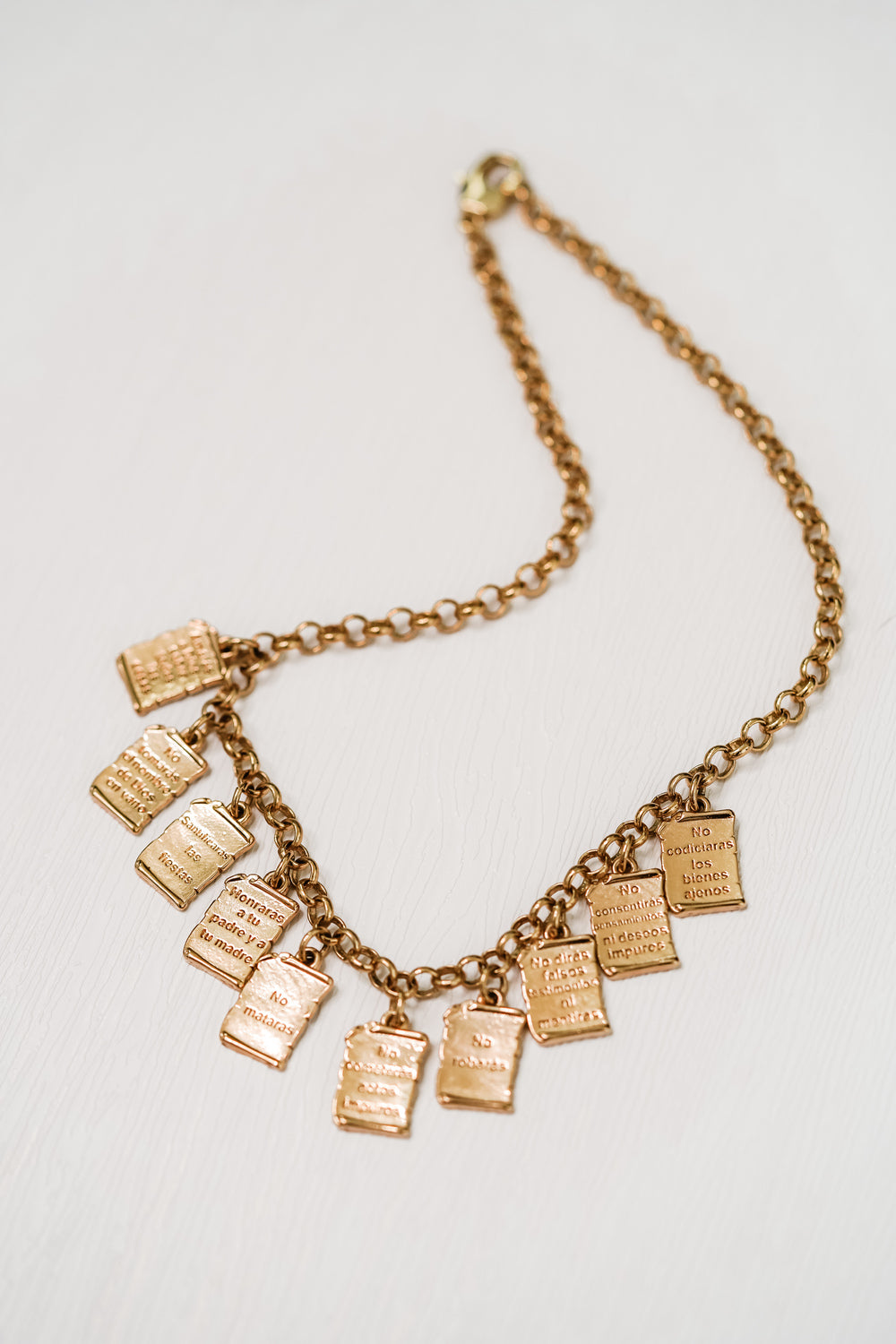 Radiaray necklace